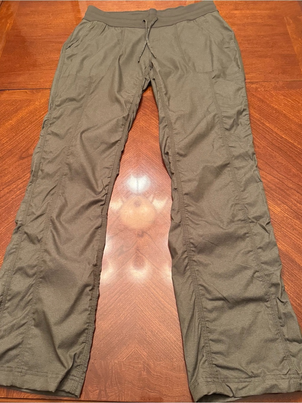 The North Face Pants The Aphrodite 2.0 Pant in Olive Green Size - Large **NWT**